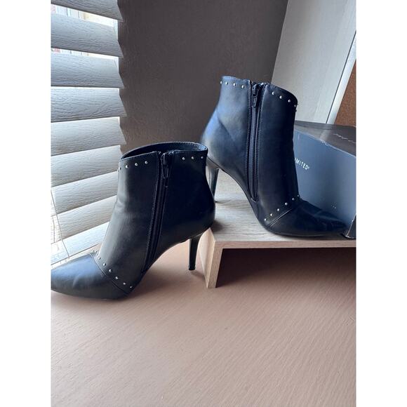 The Limited Trixa Black Studded Ankle Boots - Size 7M New With Box - Picture 2 of 9